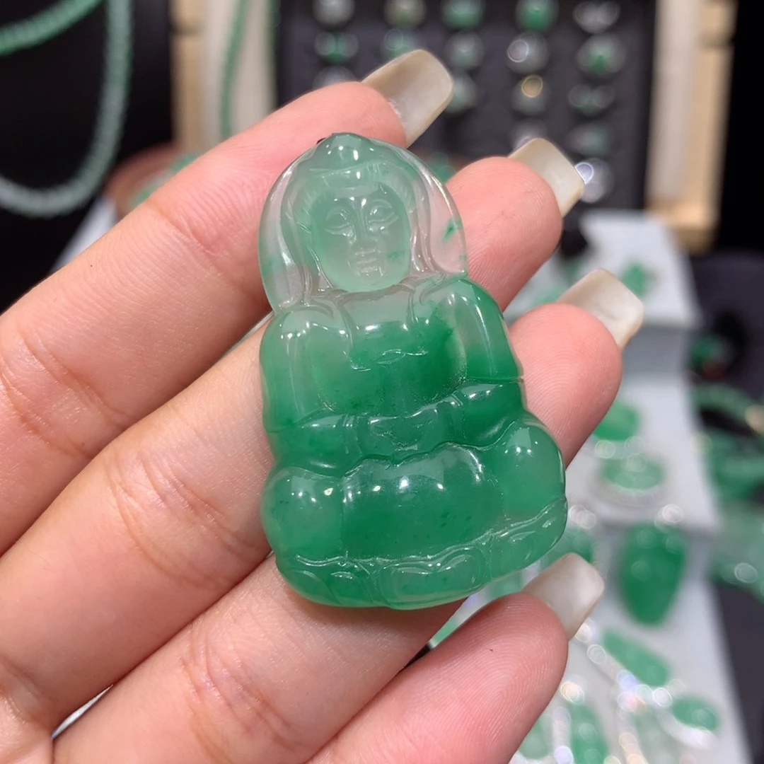 颈饰未镶嵌石英质玉