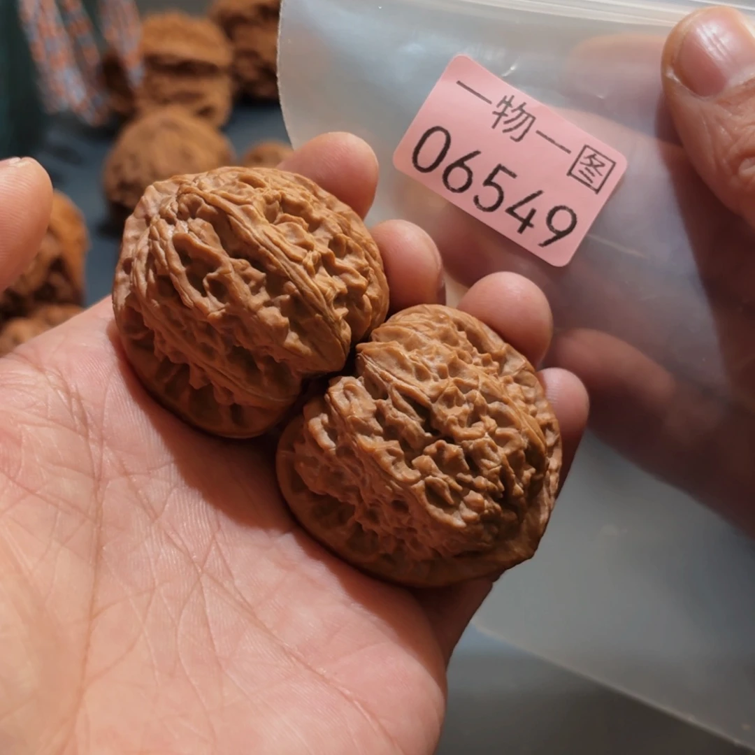 把件文玩核桃睡觉吧