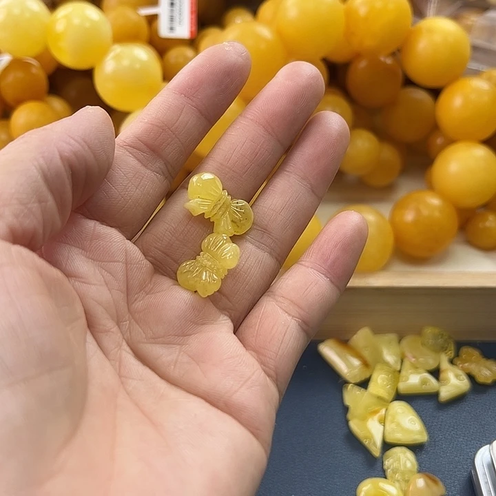 未镶嵌琥珀珠宝奇石