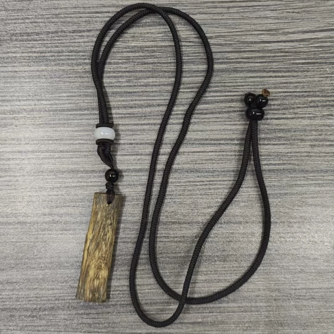 沉香【限量】沉香九九沉原木无事牌吊坠多样性发货不指定介意者慎拍