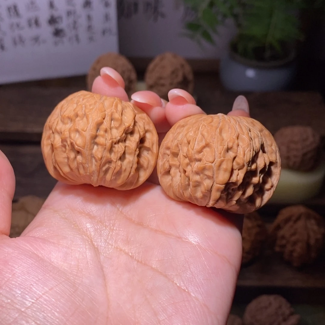 J***E吊坠文玩核桃全品40蝴蝶磨盘s6