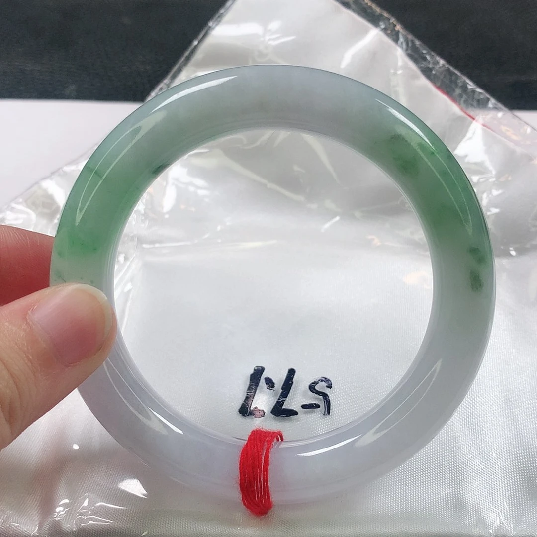 未镶嵌手镯（圆镯）翡翠392