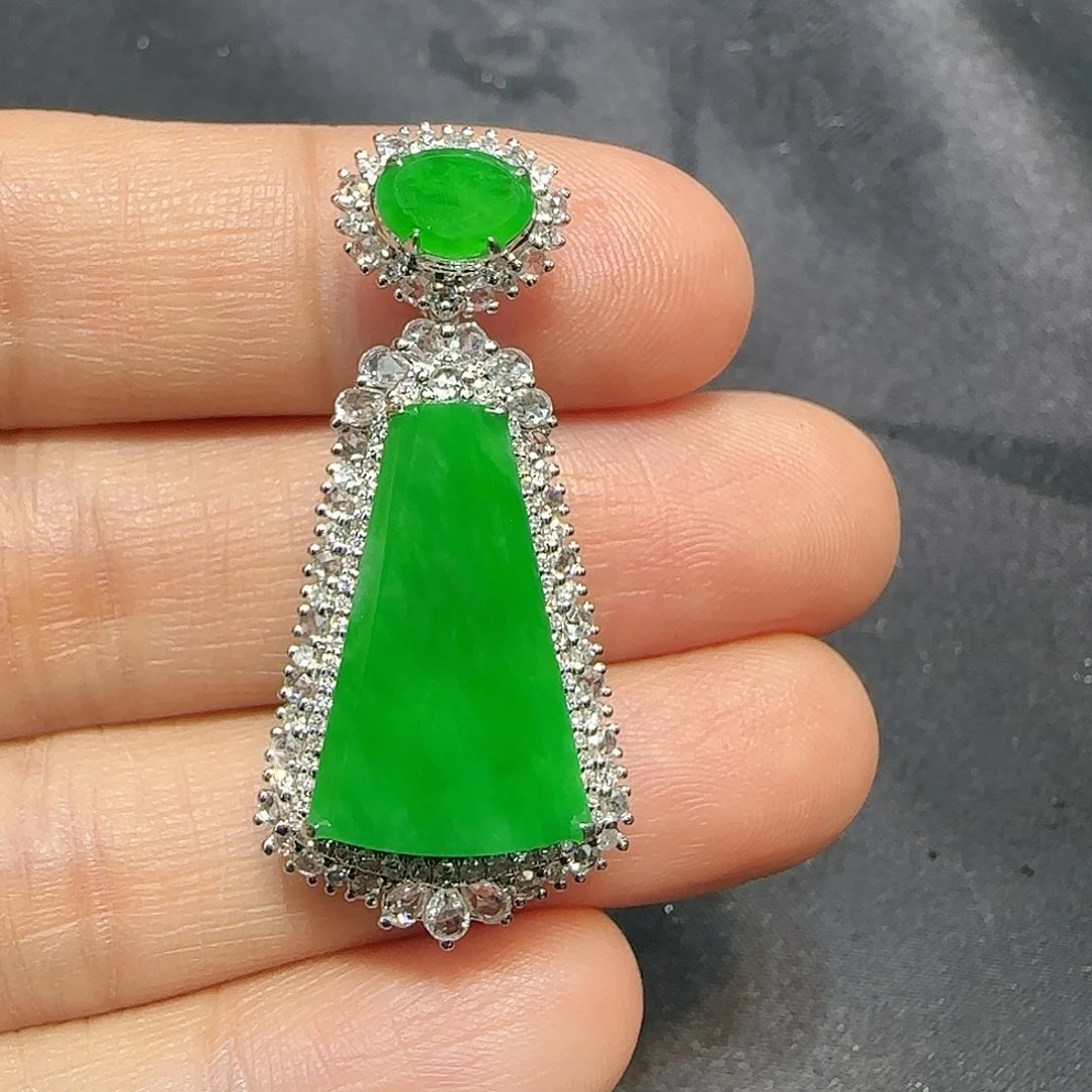 翡翠吊坠(不含链)18K金镶嵌