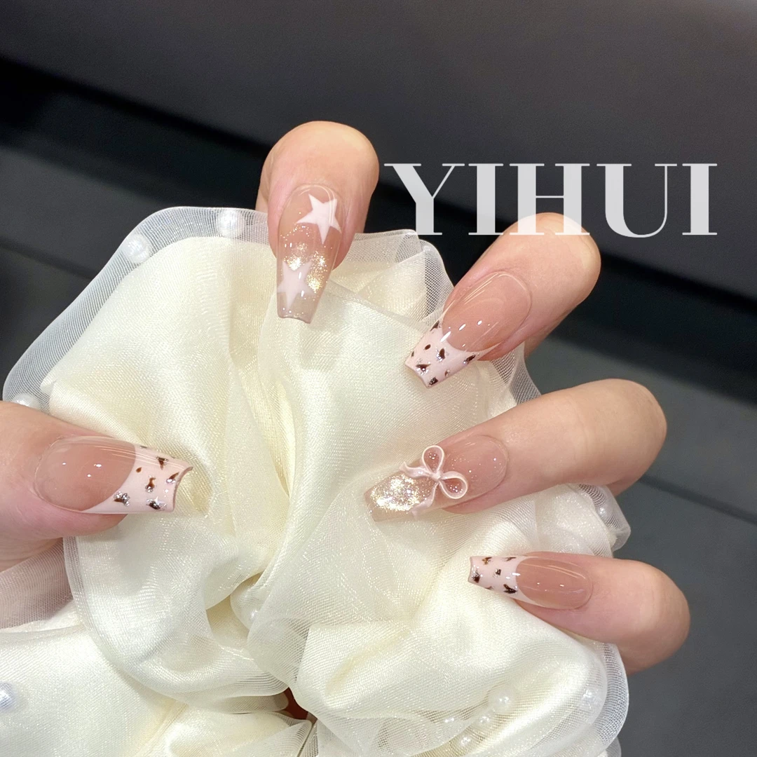 (小粉豹）逸绘法式猫眼裸色皮粉色冰透猫眼高级轻奢手工穿戴甲美甲