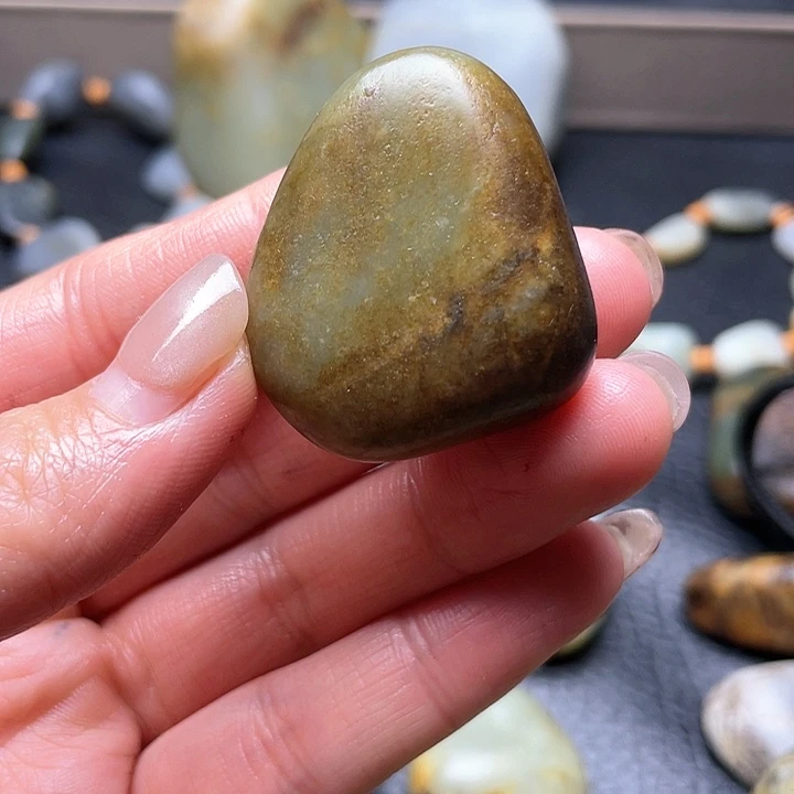 和田玉颈饰未镶嵌13