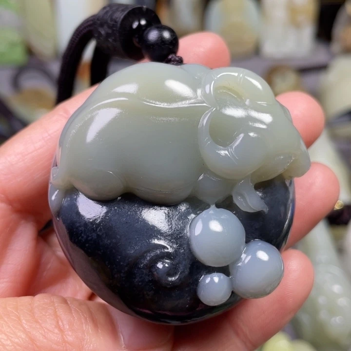 嬛***姐和田玉未镶嵌挂件