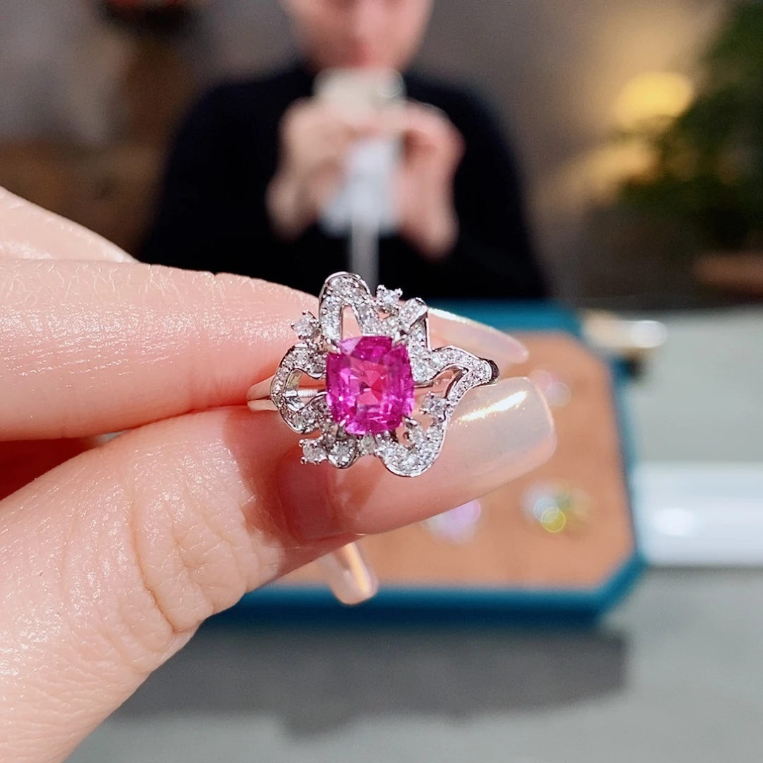 彩色蓝宝石戒指18K金镶嵌1.257ct无烧紫粉色吉尔德