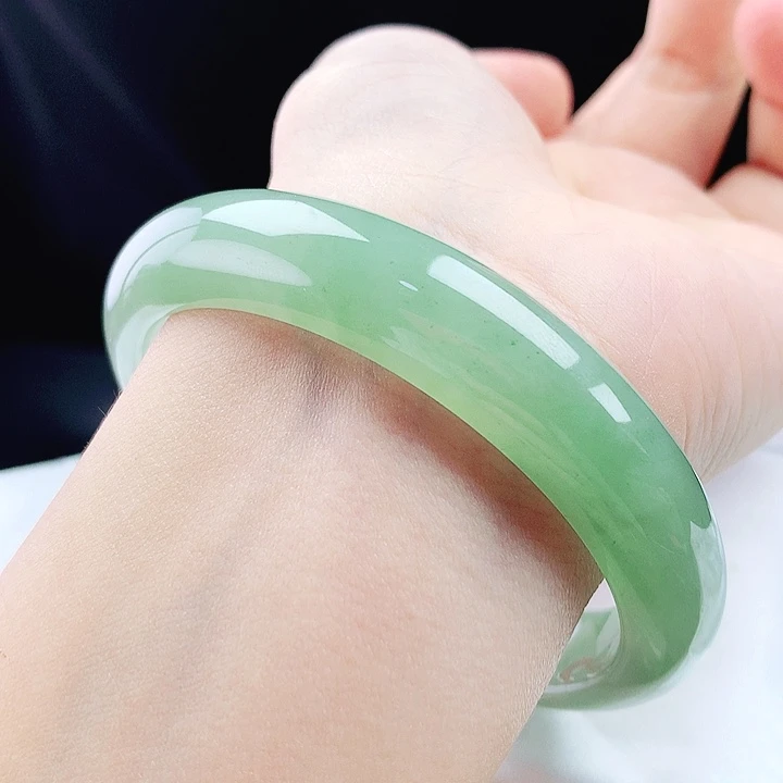 未镶嵌手镯翡翠58圈