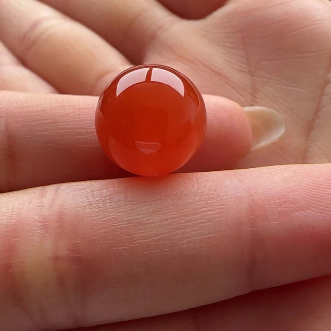 闪***戒南红玛瑙未镶嵌圆珠13.3，有马牙