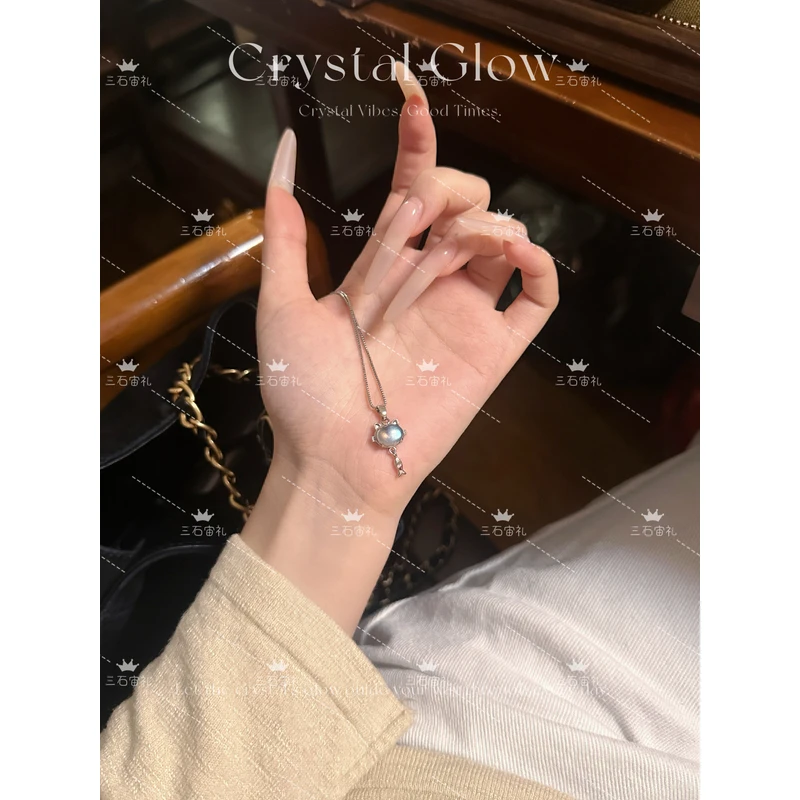 天然灰月光海蓝宝小猫钓鱼镶嵌吊坠项链女款轻奢小众设计感锁骨链