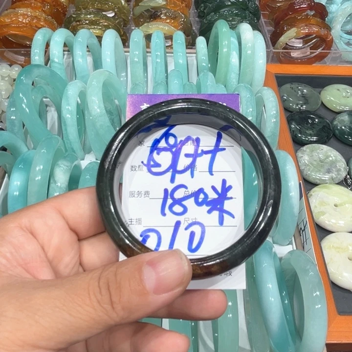 ****云岫岩河磨玉（透闪石质玉）未镶嵌手镯