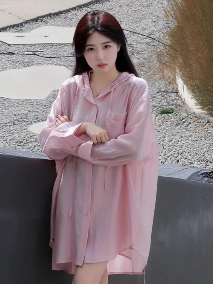 高级感粉色防晒衬衫套装女夏季透气小个子薄款连帽衬衣短裤两件套