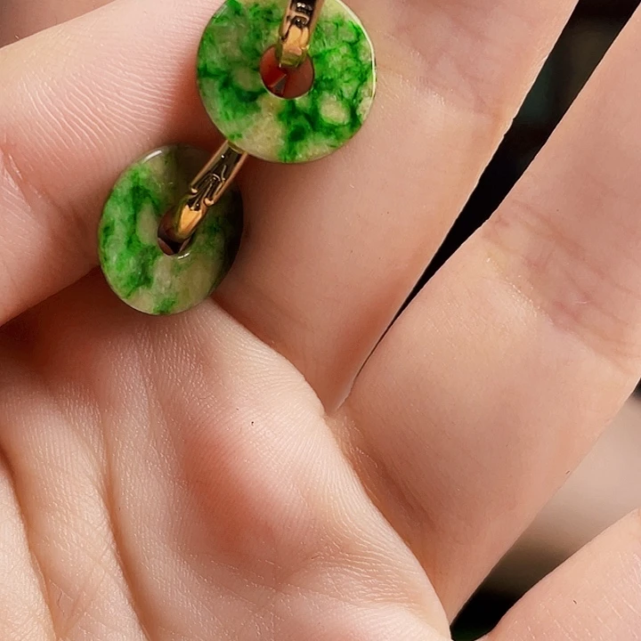 翡翠未镶嵌颈饰多样性