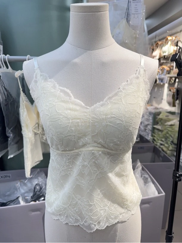 夏季薄如蝉衣的料子亲肤裸感气质时尚款内搭外穿都精致的美背吊带