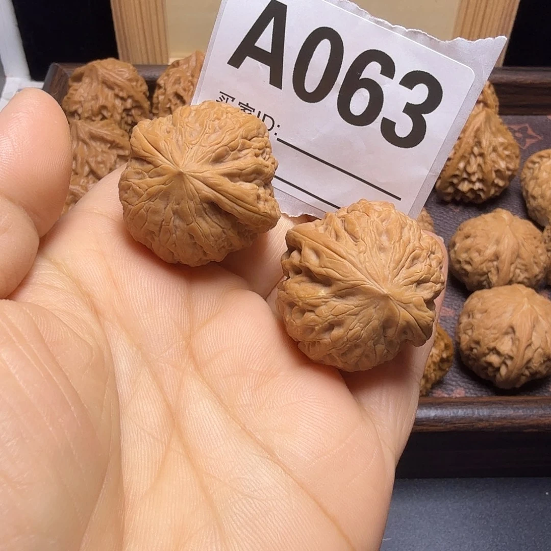 把件文玩核桃33尺铁锤A063微黄