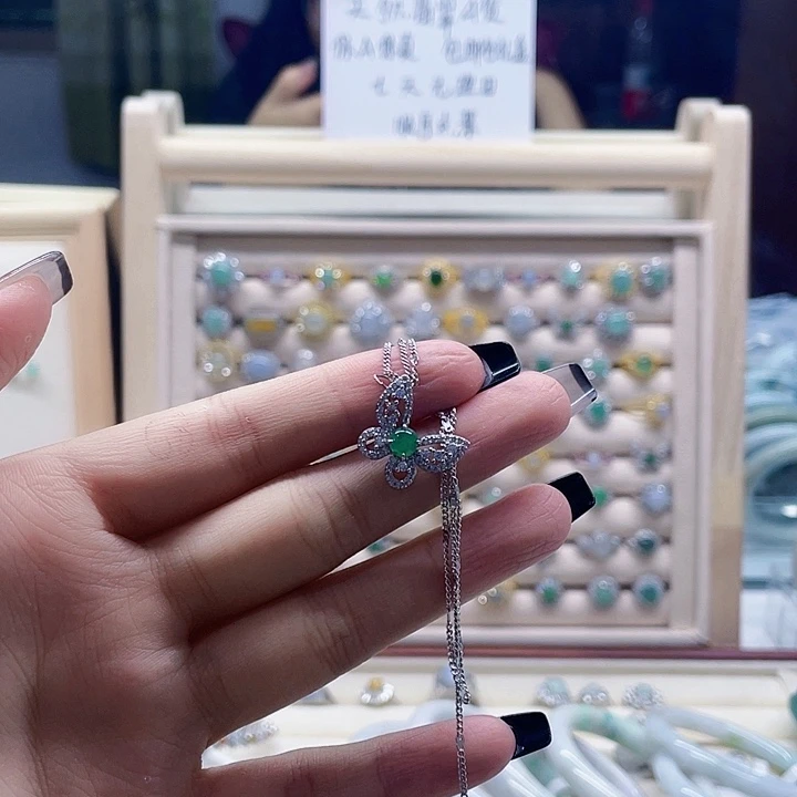 翡翠未镶嵌颈饰天然翡翠
