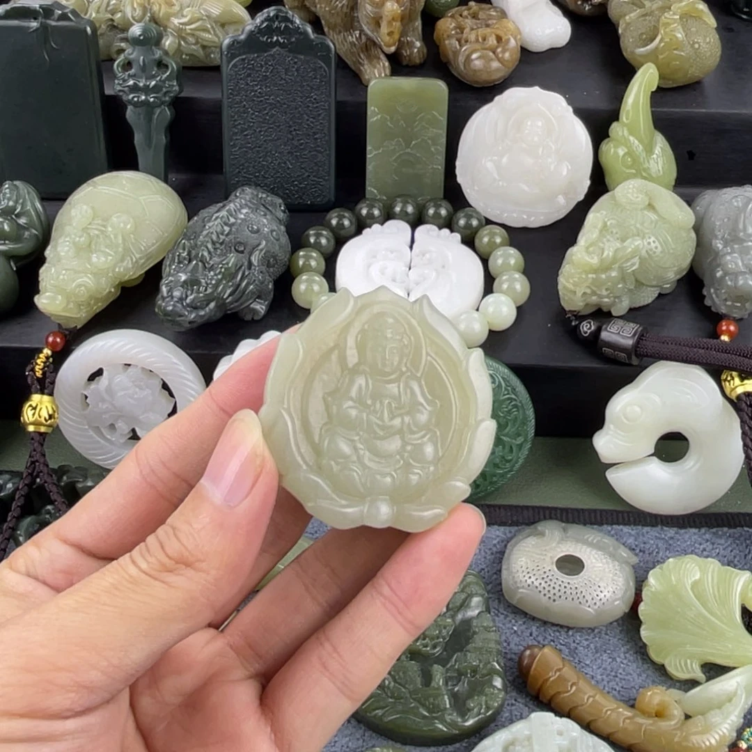 和田玉未镶嵌颈饰