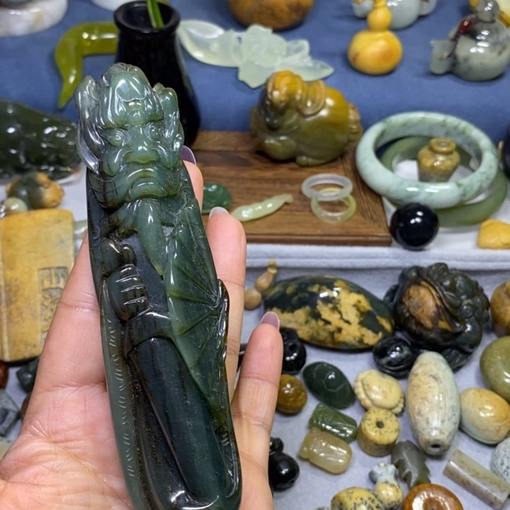 蛇纹石玉未镶嵌花玉