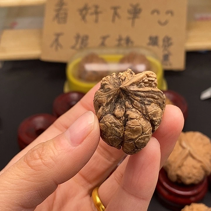 天***顺吊坠文玩核桃瑕疵不退不换