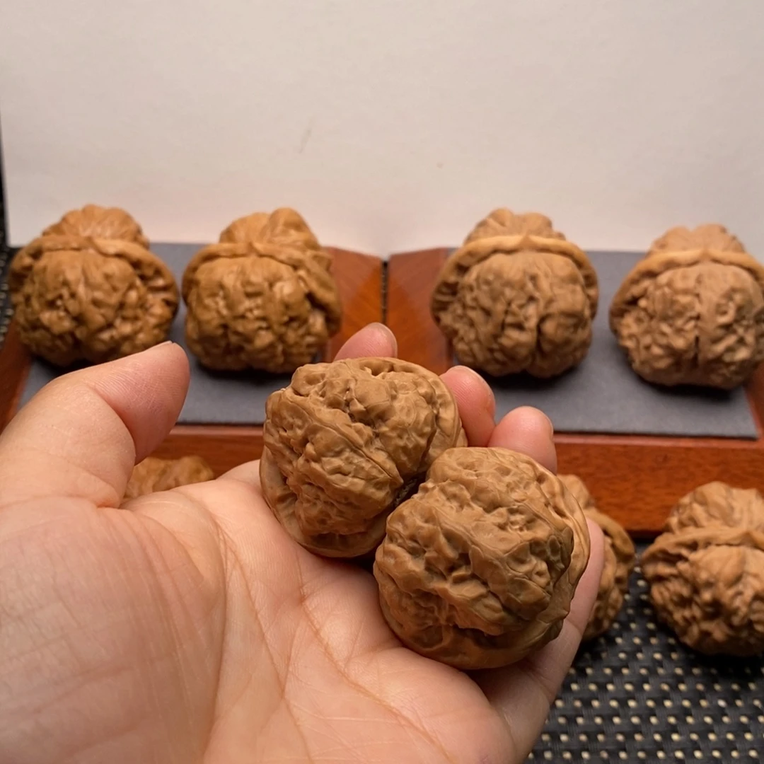 ****呀把件文玩核桃全品边37左右