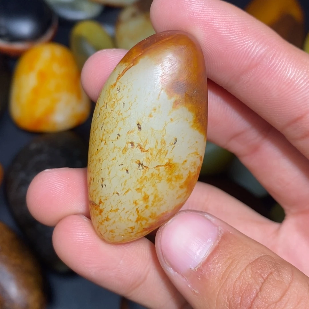 和田玉未镶嵌珠宝奇石