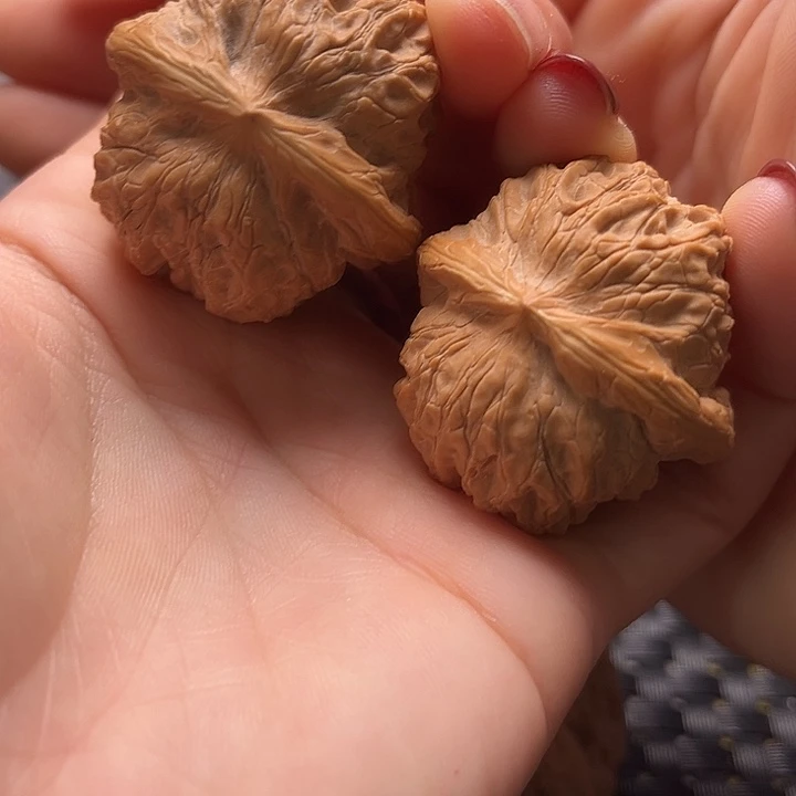 文玩核桃把件37血麒麟