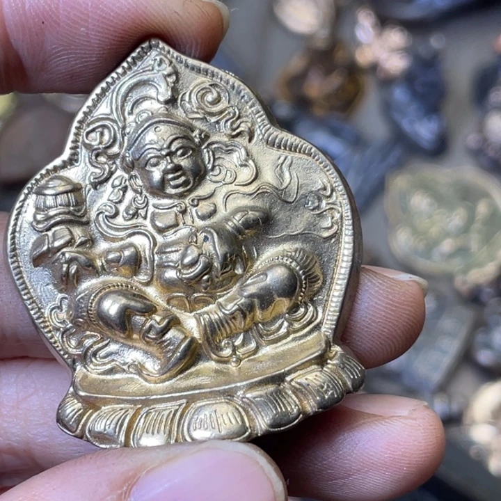 卫***行青铜原色福利福利背面有印子