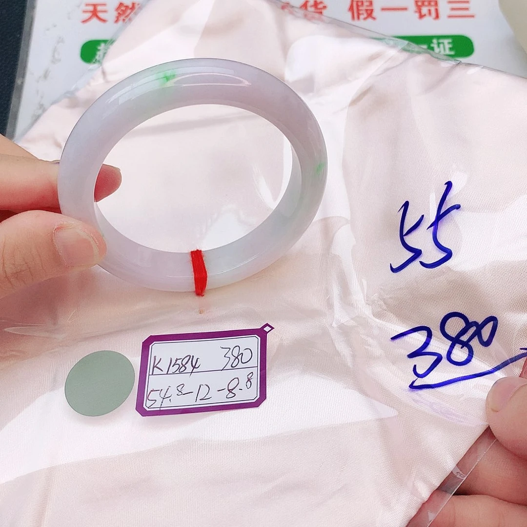 翡翠手镯未镶嵌翡翠