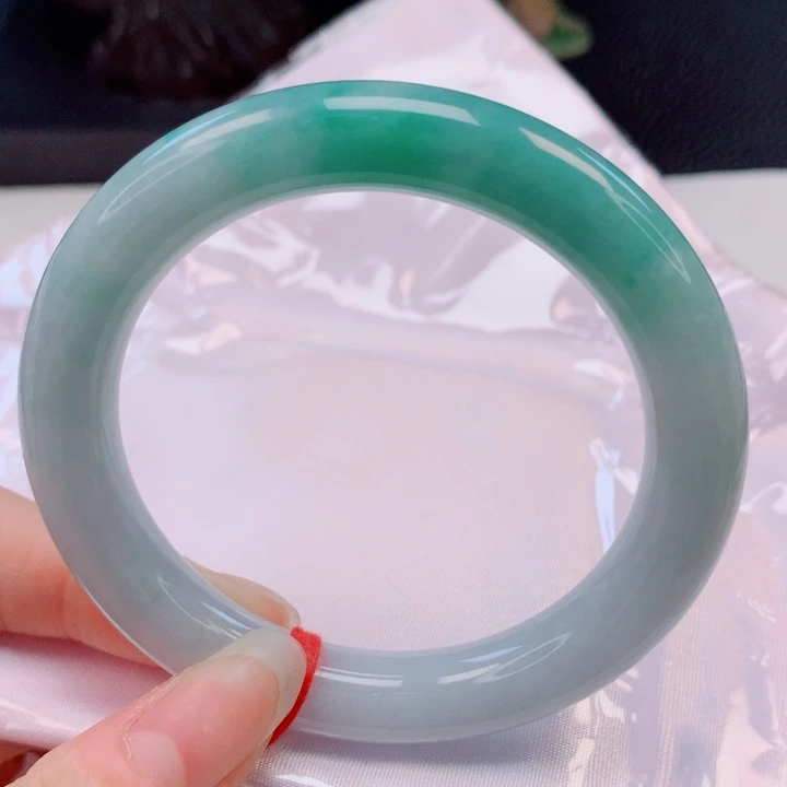 未镶嵌手镯（圆镯）翡翠