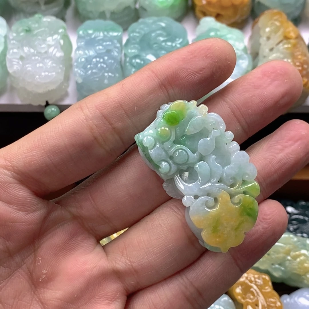 翡翠未镶嵌颈饰翡翠