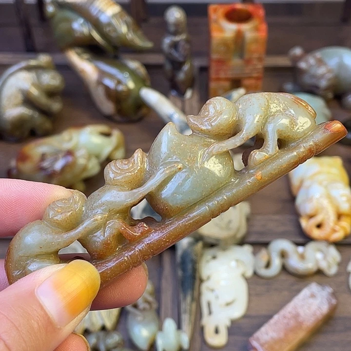 未镶嵌和田玉（糖玉）挂件
