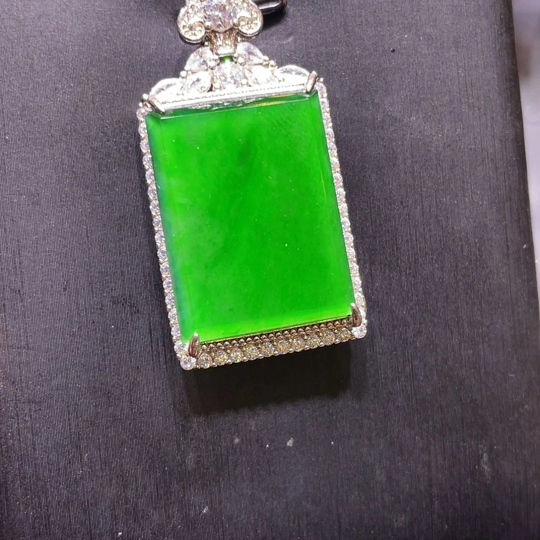 翡翠未镶嵌项链吊坠