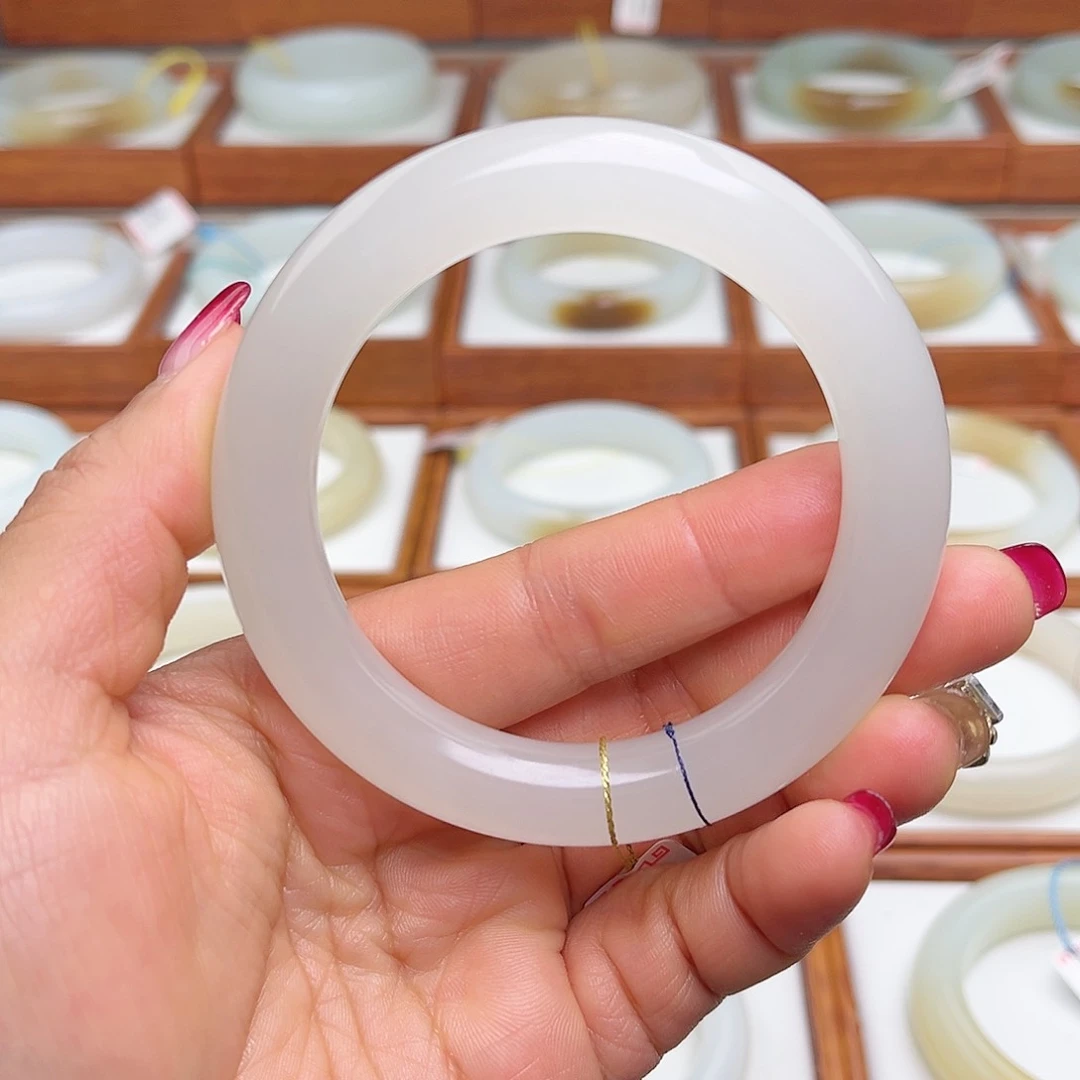 和田玉手镯未镶嵌59.6