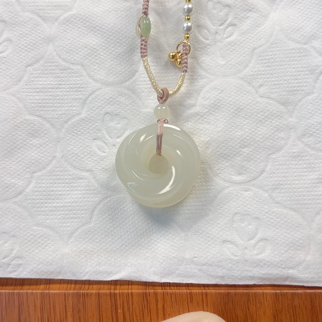 颈饰未镶嵌和田玉（糖玉）