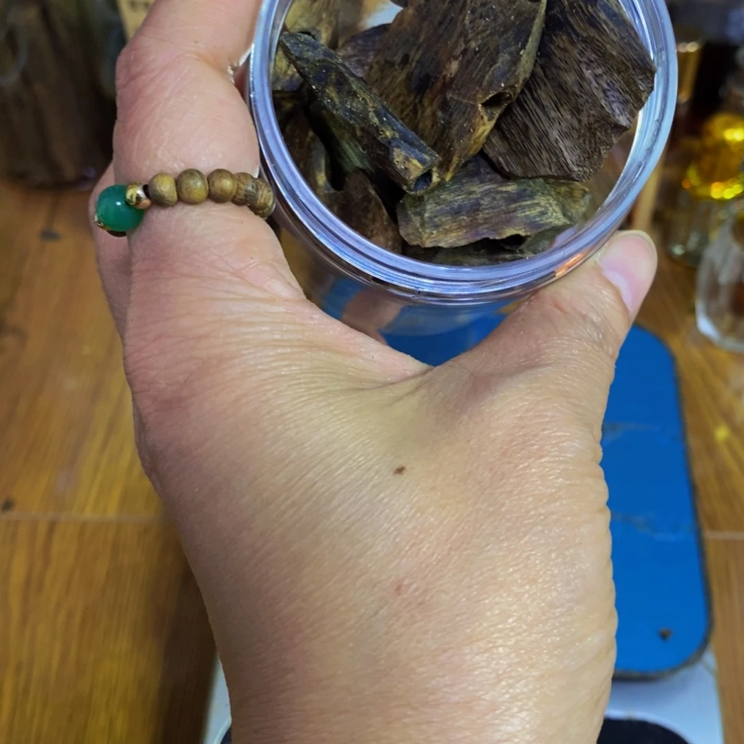 J***Y沉香沉香碎屑树心油50克