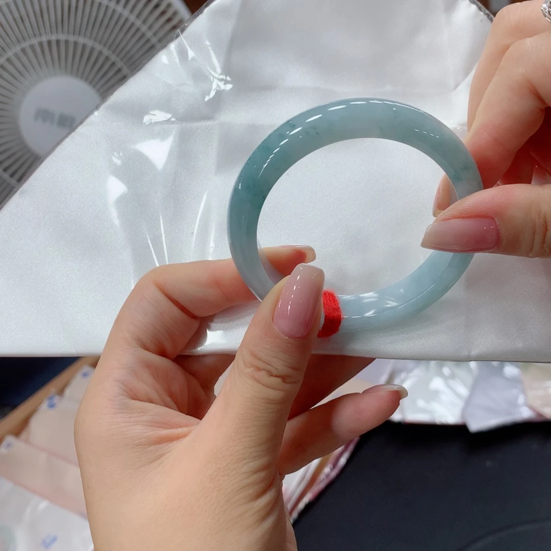 翡翠手镯未镶嵌买断