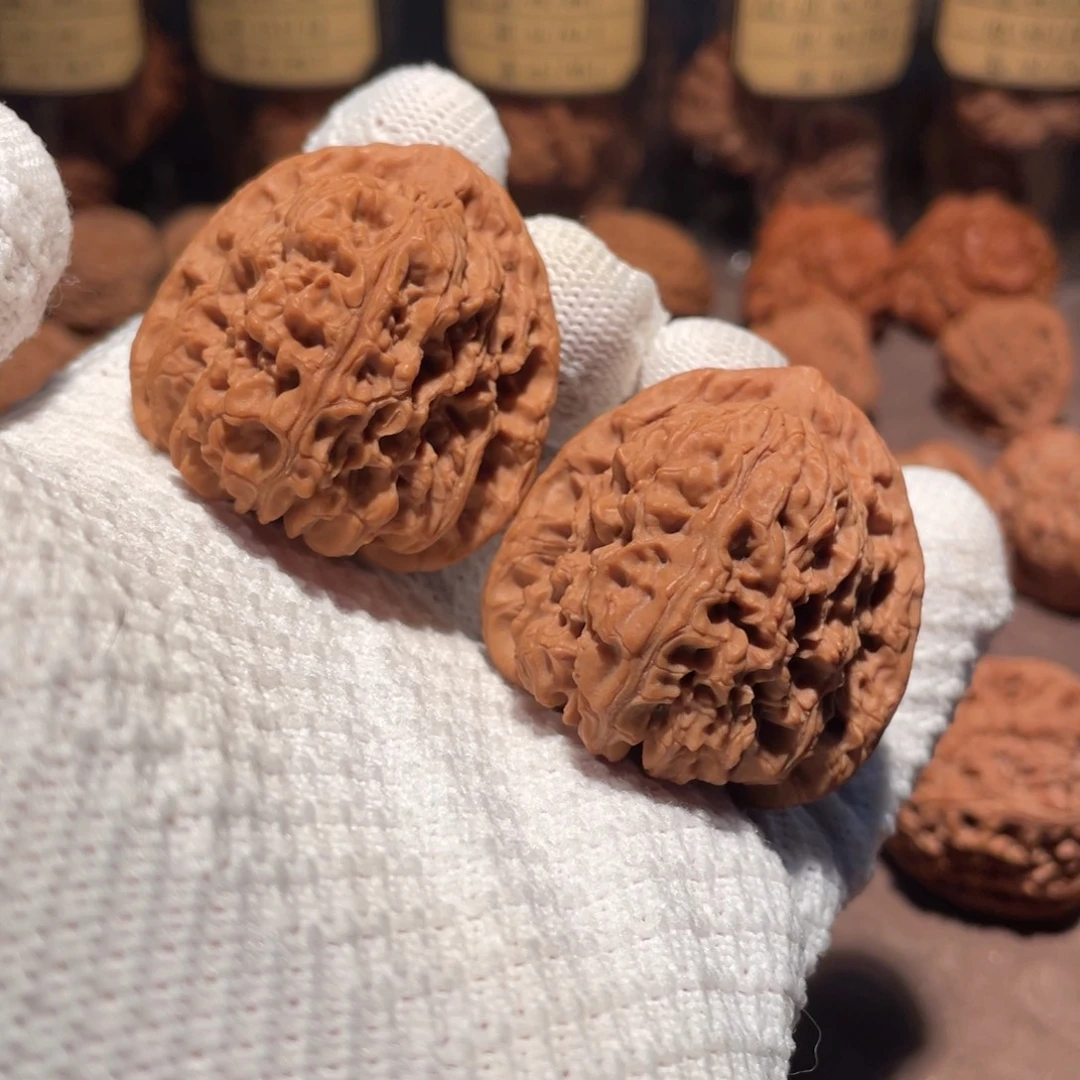 吊坠文玩核桃42三角疆