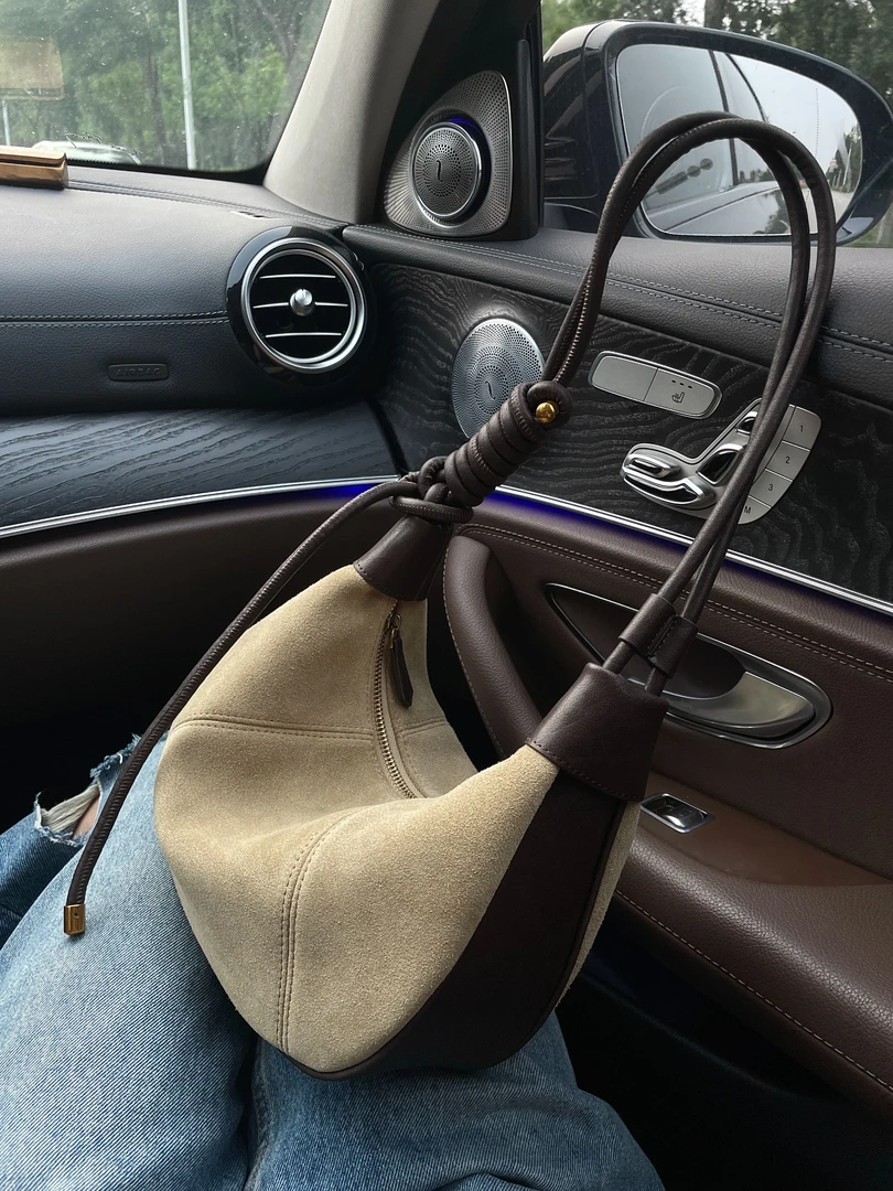 【暮色降临】2025小众简约腋下包磨砂皮高级气质单肩斜挎包（85282）