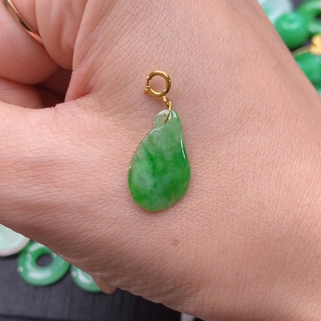 翡翠颈饰18K金镶嵌翡翠