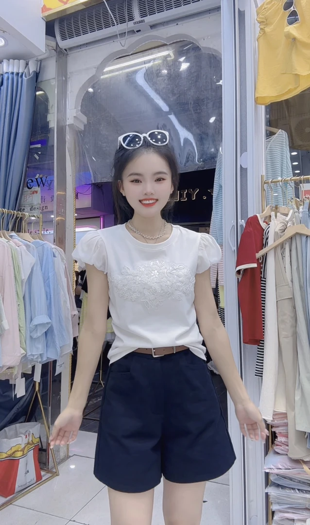 《盈盈家》重工带钻钉珠上衣