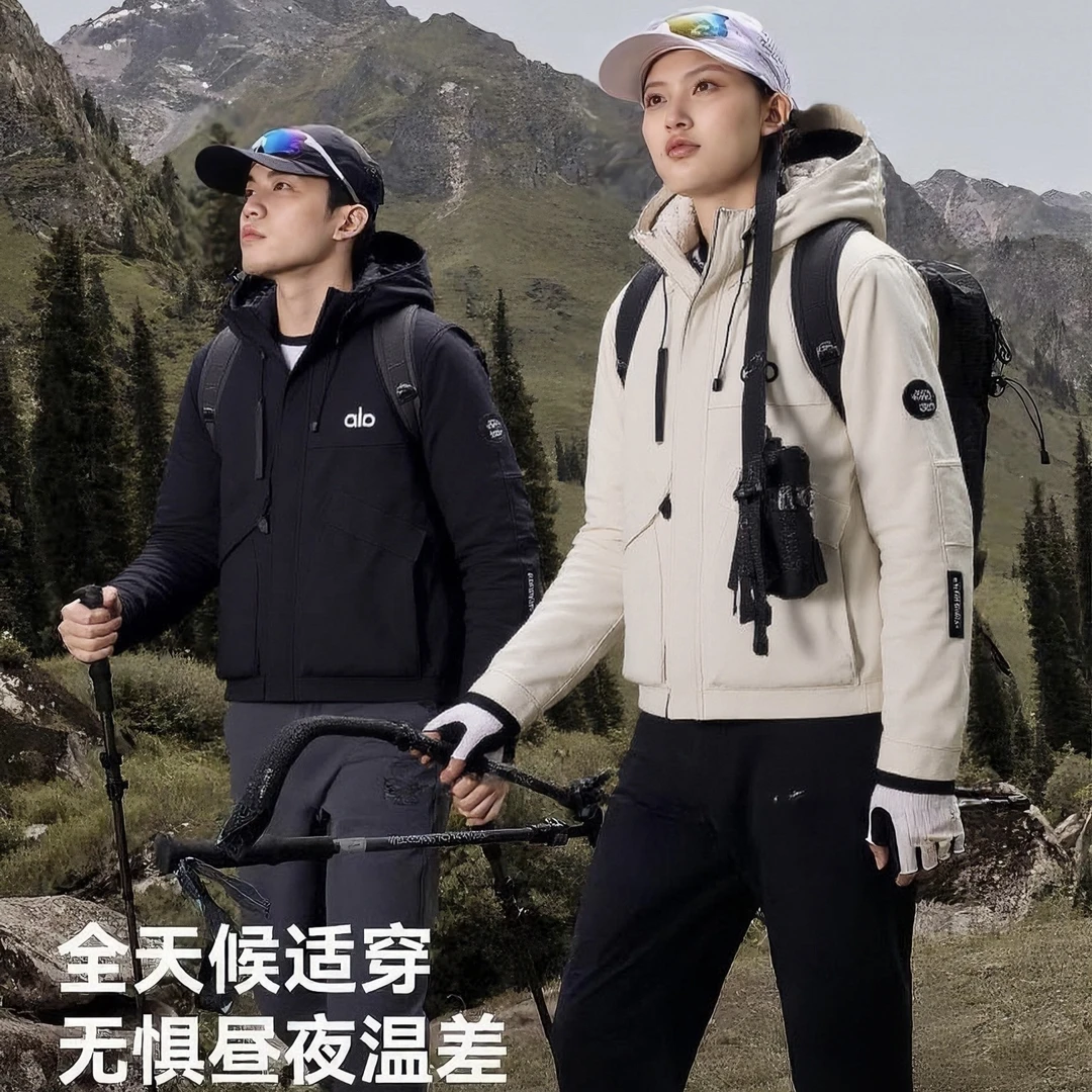 男女同款冲锋衣时尚休闲户外秋冬连帽防风登山防水外套