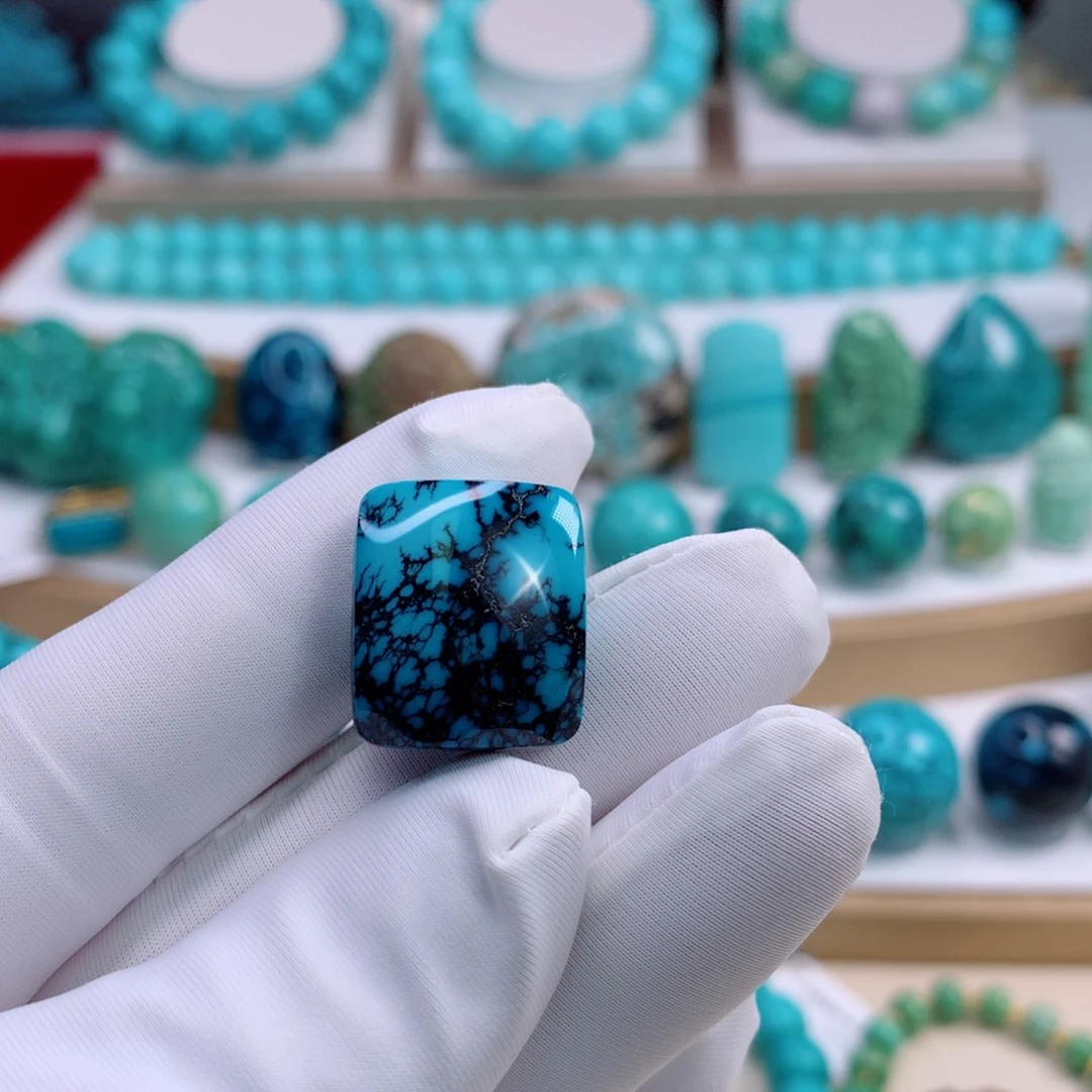 未镶嵌绿松石颈饰