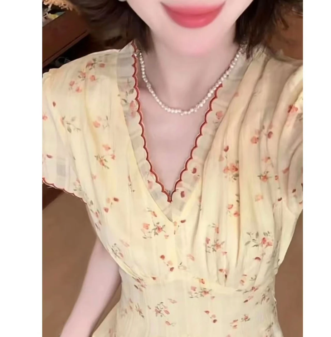 ②甜美纯欲气质v领蔷薇碎花显瘦小众设计感连衣裙8229#A