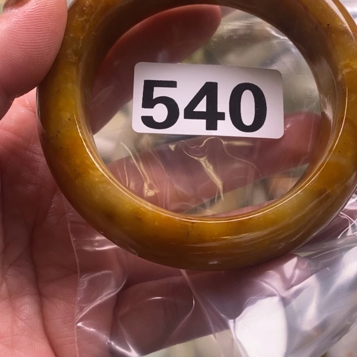 太***。蛇纹石玉未镶嵌手镯