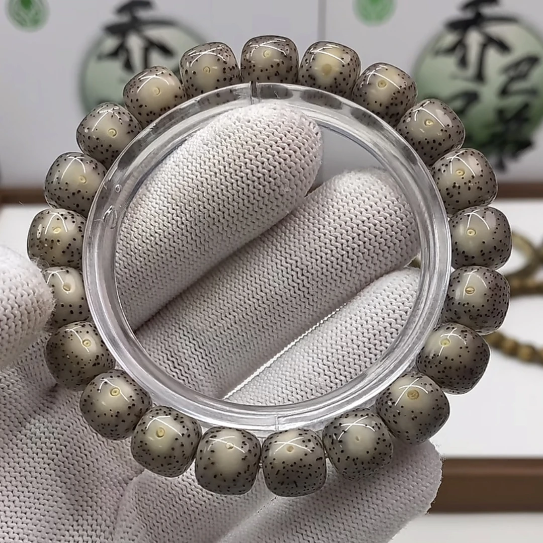 186 石玉料糯冰大眼星月菩提手串 11*10mm