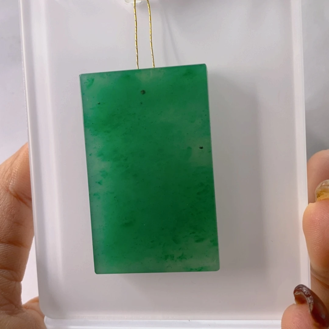 石英质玉未镶嵌颈饰