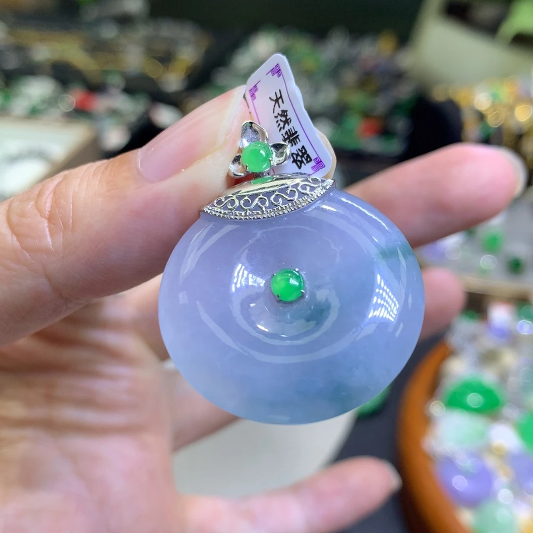 颈饰18K金镶嵌翡翠