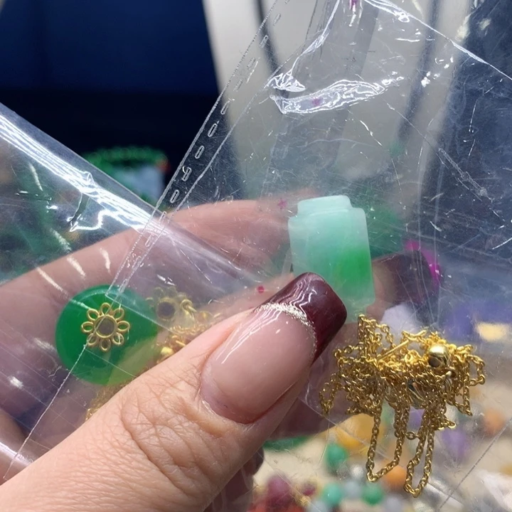 翡翠手镯未镶嵌吊坠