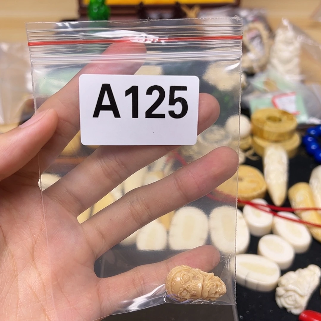 阿***杰天然猛犸象牙雕刻品