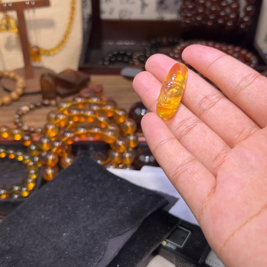 琥珀未镶嵌颈饰竹节